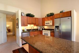 Maui Kamaole B-210 Large Lanai Ocean View, Large 2-BD, Full A/C, Nearby Beach - 2