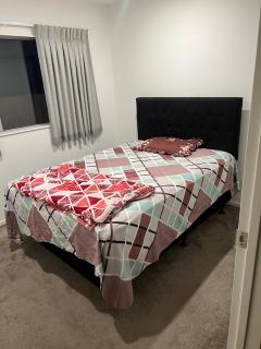 1 Spacious bedroom available - 9