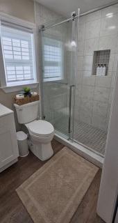 Private Studio Apartment with One King Bed and One Sofa Bed - 5