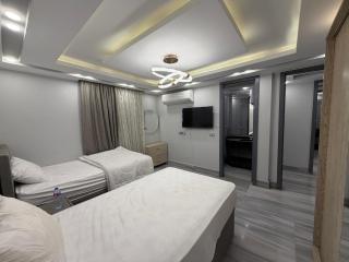 Luxury Condotel in Mohandessin 3 Master Bedrooms - 3