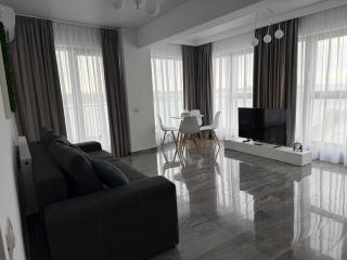 Seaside Escape - Luxury Apartment - 1