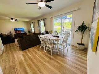 Cozy 3BR with Fire Pit, Lake, Fishing, KC - 2
