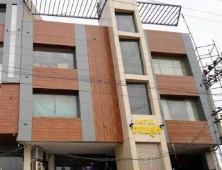 Townhouse by OYO Patiala-Zirakpur Crossway Formerly Hotel Dream - 1