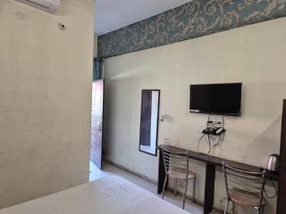 Divine Inn, A Comfortable Stay - 5