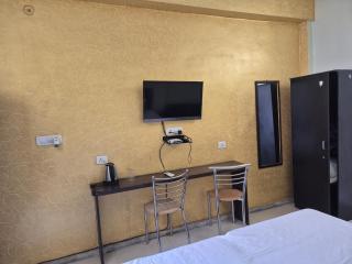 Divine Inn, A Comfortable Stay - 2
