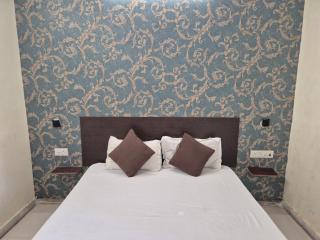 Divine Inn, A Comfortable Stay - 9