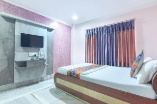 FabHotel Rainbow Guest House - 1
