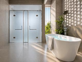 Luxury Nha Trang Private Pool Villa - Beach & Garden Retreat - 1