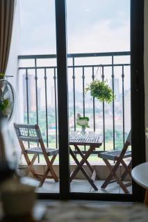 Luxury Two-bedroom Apartment In Hanoi 35 Minutes From The Airport - 1