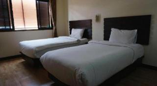Ponburi Hotel - 2