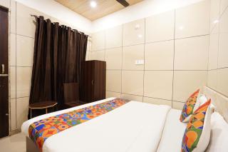 FabHotel BlueBell Inn - 1