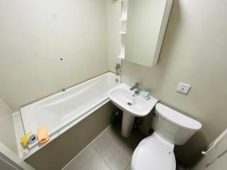 Modern 1BR Apartment - 3