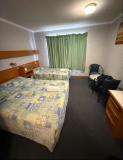 Kingston Ocean View Motel - 9