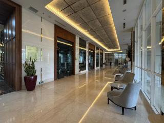 Spacious Modern 2BR Vasaka Reiz Condo City Center - 3