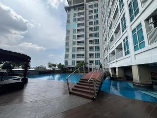 Spacious Modern 2BR Vasaka Reiz Condo City Center - 1