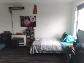 Platypus Heaven Waratah Waterfall Retreat Unit 3 Free Pay TV Free Bottle Wine - 7