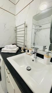 3-комнатная квартира 65 м 5этаж мкр Самал Достык 138 - 1