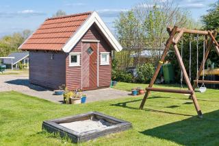 Charming Holiday Home Near The Beach - 8