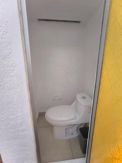 Spacious Private House for 16, Ideal for Groups and Events - 1