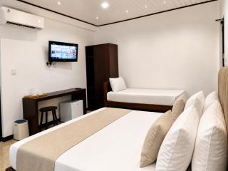 Praia Bay Hiriketiya - 8