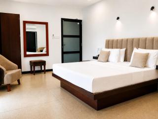 Praia Bay Hiriketiya - 9