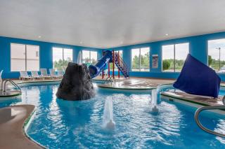 Comfort Suites Escanaba West - 0
