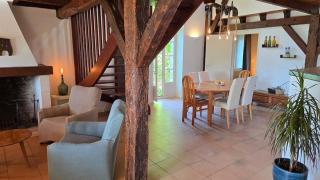 Stunning historic farmhouse retreat, amazing views - 4