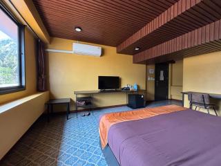 Phoenix Room - 1