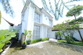 Gama Homestay Jogja - 2