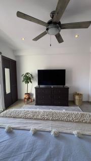 2 King Bed Suite Marina Stay - Airport & Beach Walk - 8