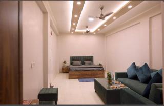 Om Hotel & Banquet - 0