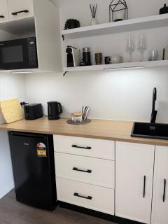 WalktoTown, Self-Contained Studio Guest Suite - 9