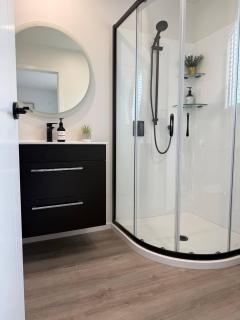 WalktoTown, Self-Contained Studio Guest Suite - 6