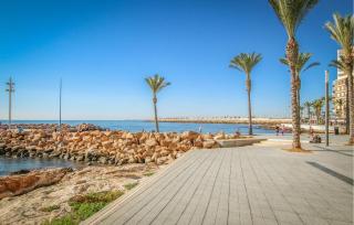 3 Bedroom Lovely Apartment In Torrevieja - 6