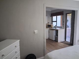 Backpackers Budget Room Somerset West - 5