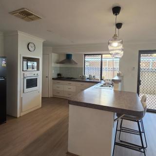 Rooms near Perth airport - 7