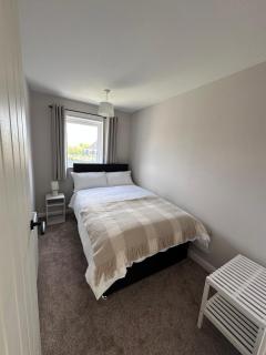 Modern 3 Bed , Contractors & Families , Driveway - 6