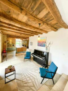 Stone Farmhouse In The Lot - 5