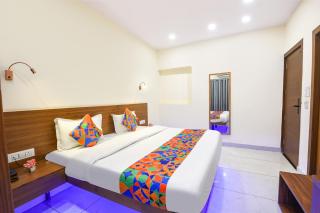 FabHotel Celebrity Inn - 4