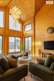 StayVista at Apukaa - Amarja Hills with Karaoke, Pool - 2