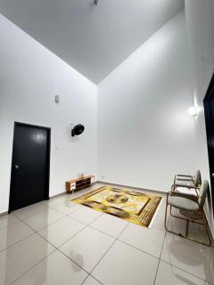 Family 4BR Stay Near Beach & Town - 8