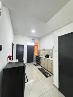 Family 4BR Stay Near Beach & Town - 6