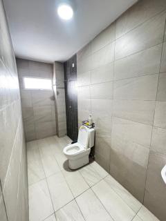 Family 4BR Stay Near Beach & Town - 4