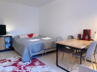 Nextdoor Host Design District Studio Long Stay Ready - 3