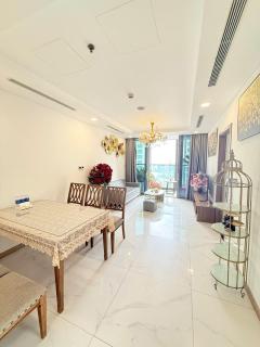 Mariana 2BR Landmark 81 Sky View - 1