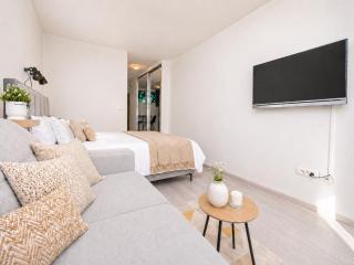 Side by Side Apartments - 2