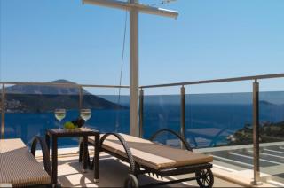 Luxury Apartment with Private Swimming Pool - 7