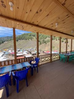 Peak Paradise Resort - 2