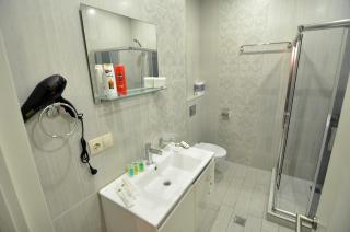 Central Arc Residence - 7
