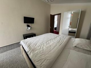 Family Hotel - 7